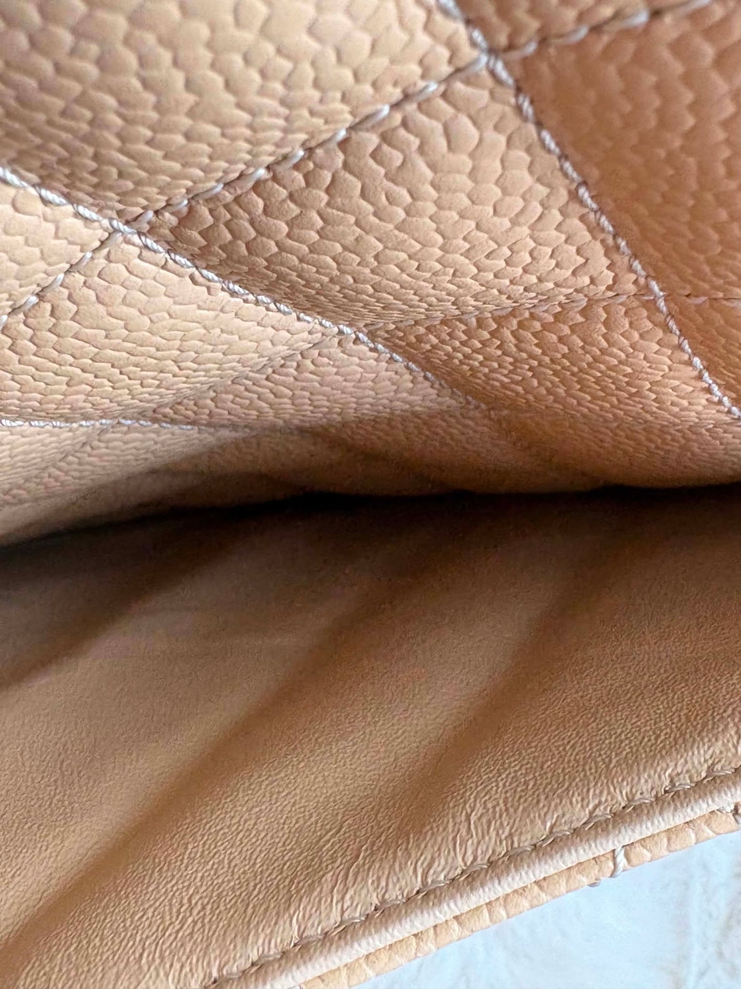 Chanel gst beige 19106870 rank A
