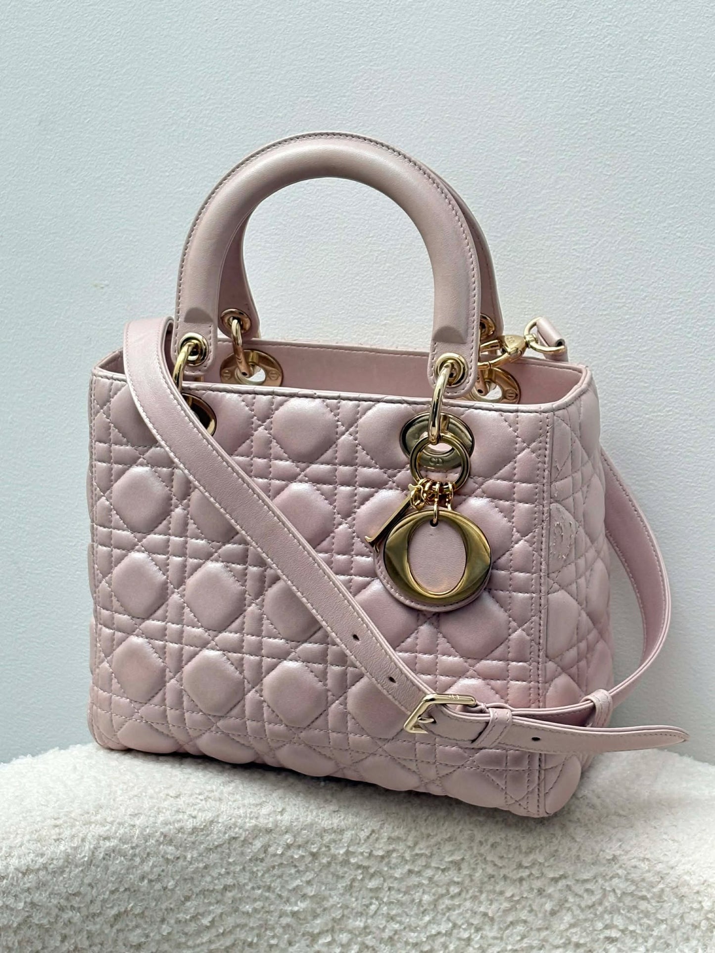 Lady dior medium iridescent pink 18-BO-1126