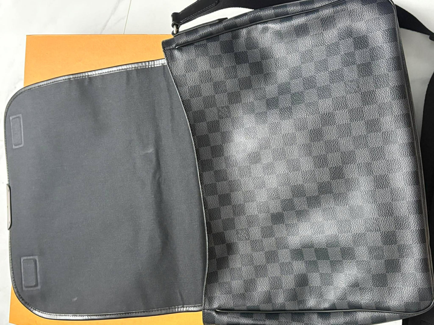 Louis Vuitton Gm Daniel graphite rank A SP0029