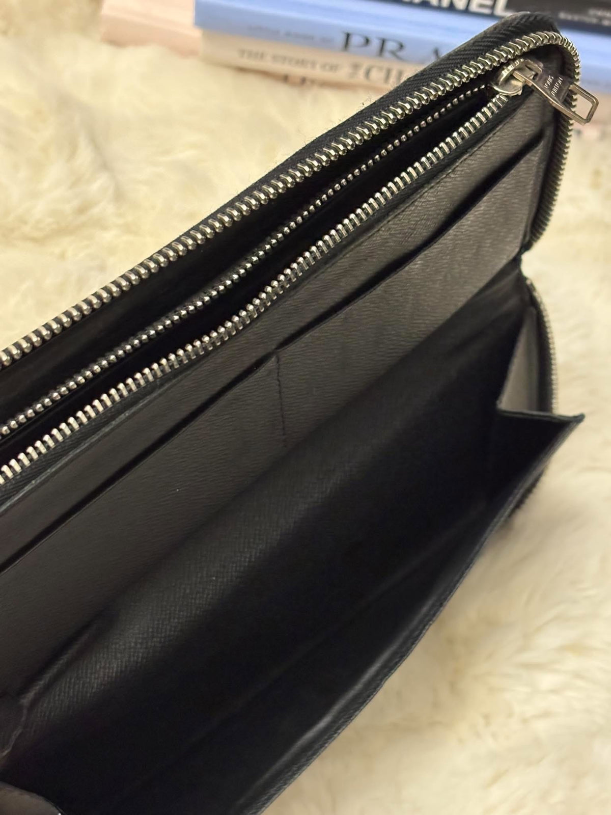 Louis Vuitton Damier Graphite Zippy Wallet LA2196 rank AB