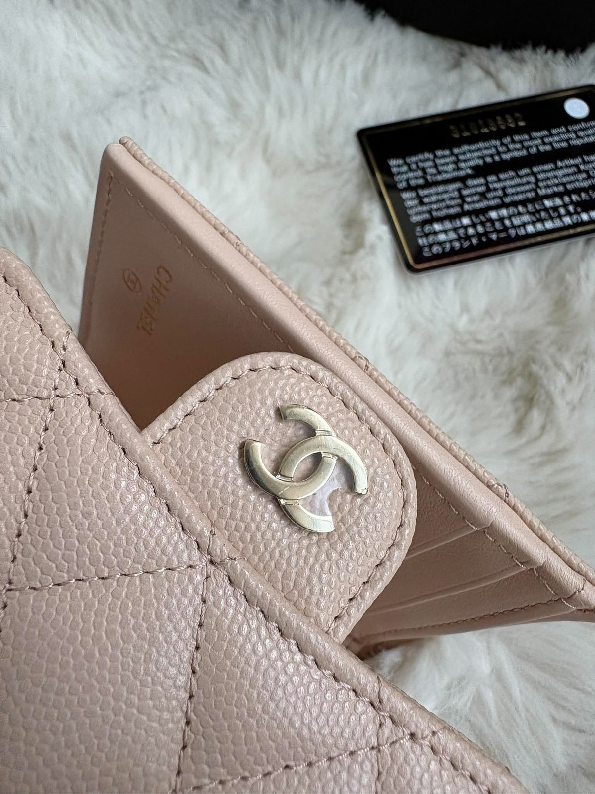 Chanel trifold waller caviar beige&nbsp; series 31813632 9/10