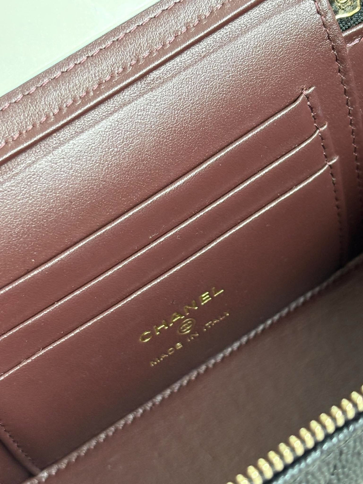 Chanel vanity caviar ghw series 9/10 excellent