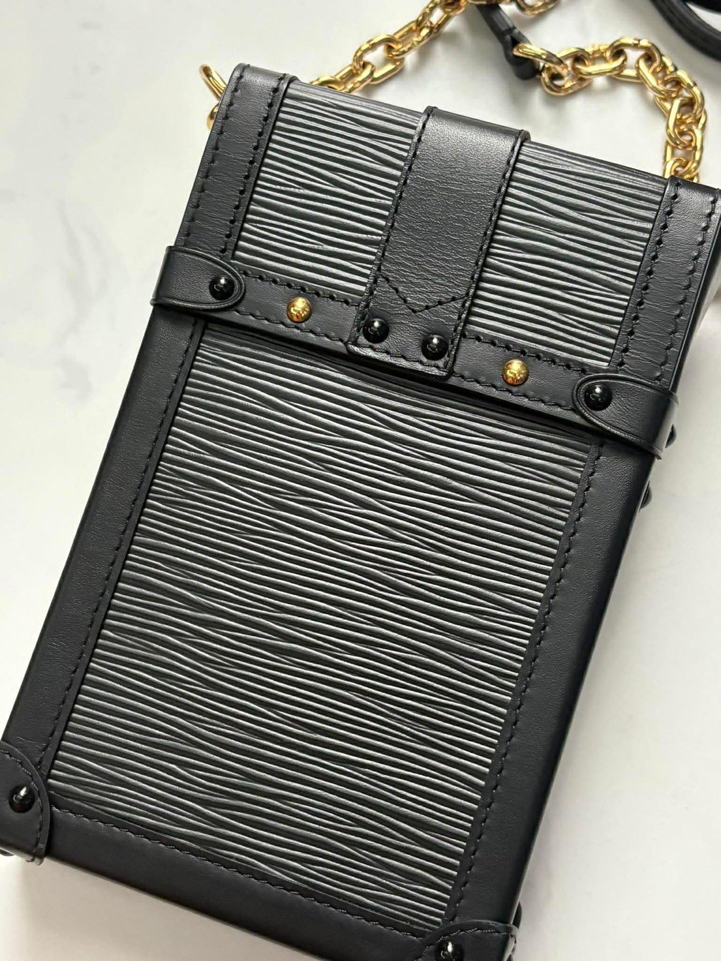 Louis Vutton&nbsp; Epi Trunk black with strap NZ4149