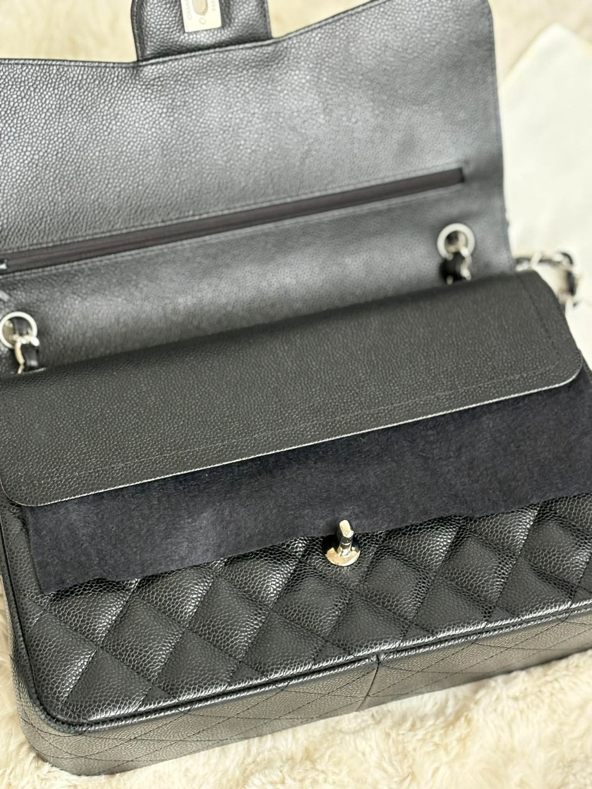 Chanel Jumbo Flap Black Caviar Shw series 19915806 9/10 Excellent Used