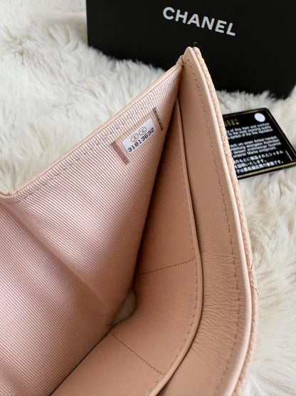 Chanel trifold waller caviar beige&nbsp; series 31813632 9/10