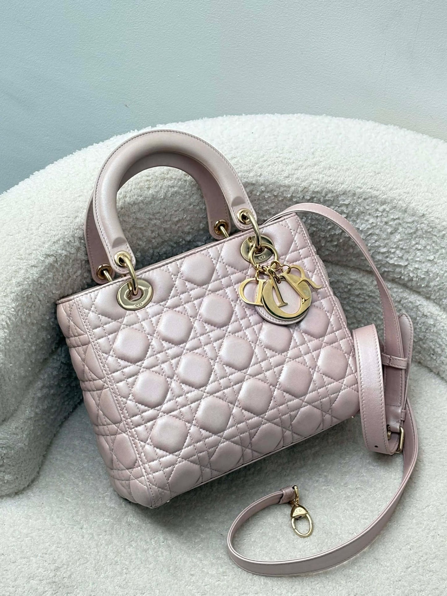 Lady dior medium iridescent pink 18-BO-1126