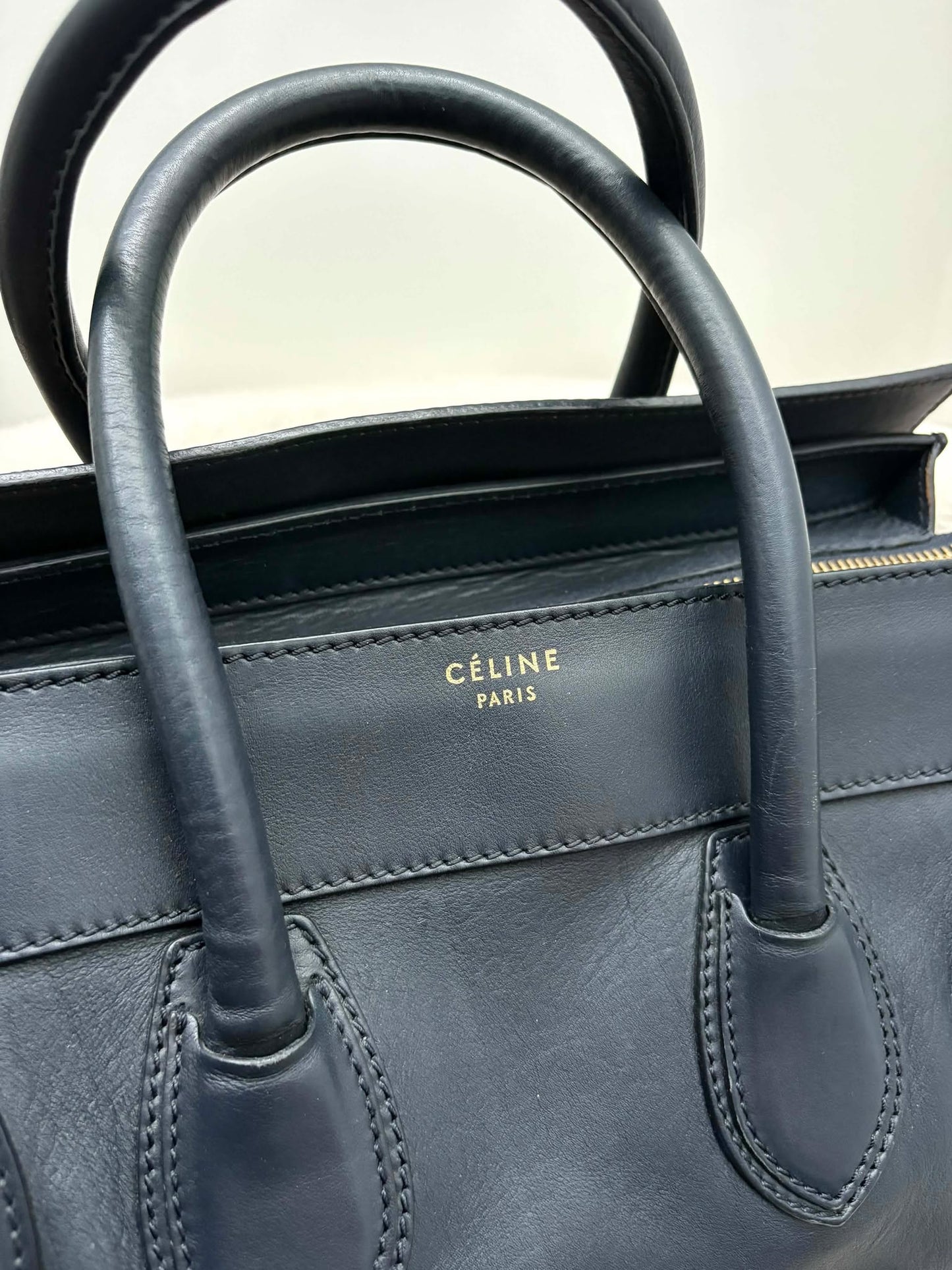 Celine luggage micro deep blue ghw Rank A