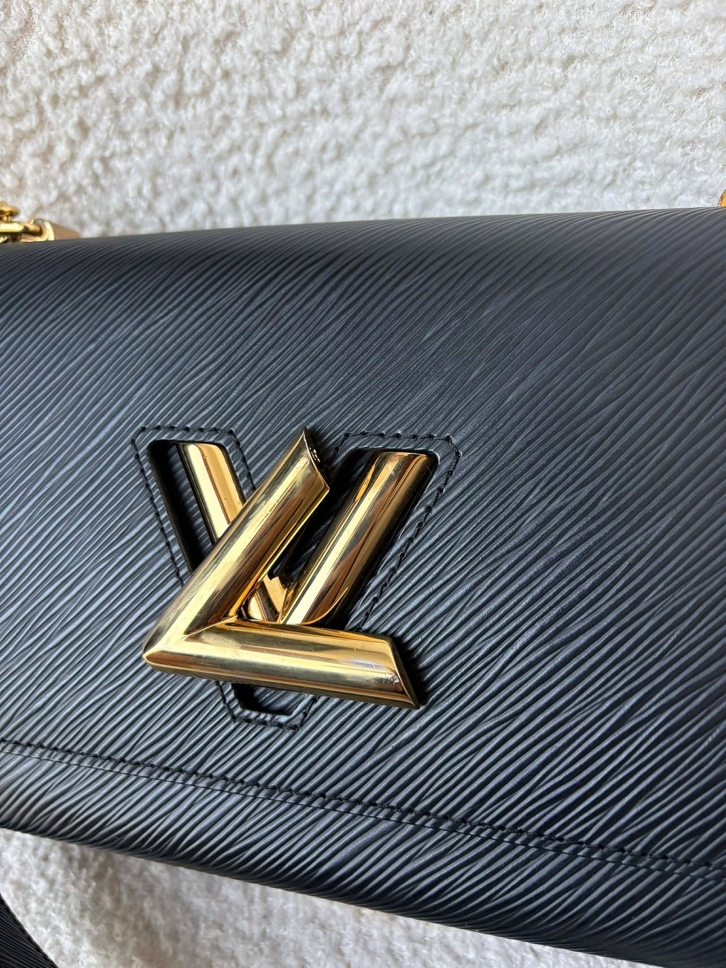 Louis Vuitton&  Twist black epi leather ghw FL3128 Preloved