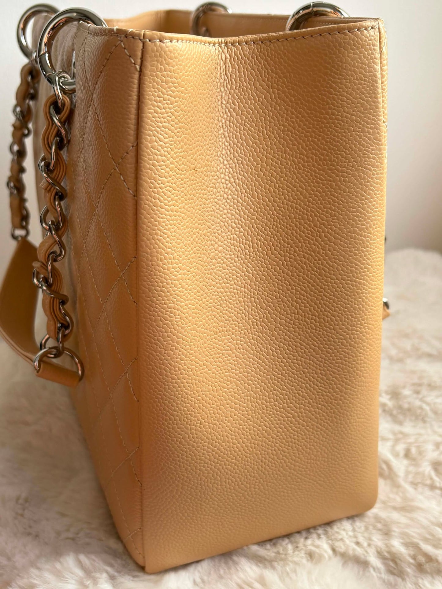 Chanel gst beige 19106870 rank A