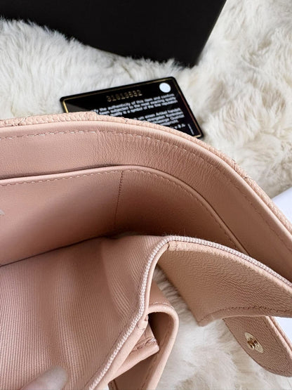 Chanel trifold waller caviar beige&nbsp; series 31813632 9/10