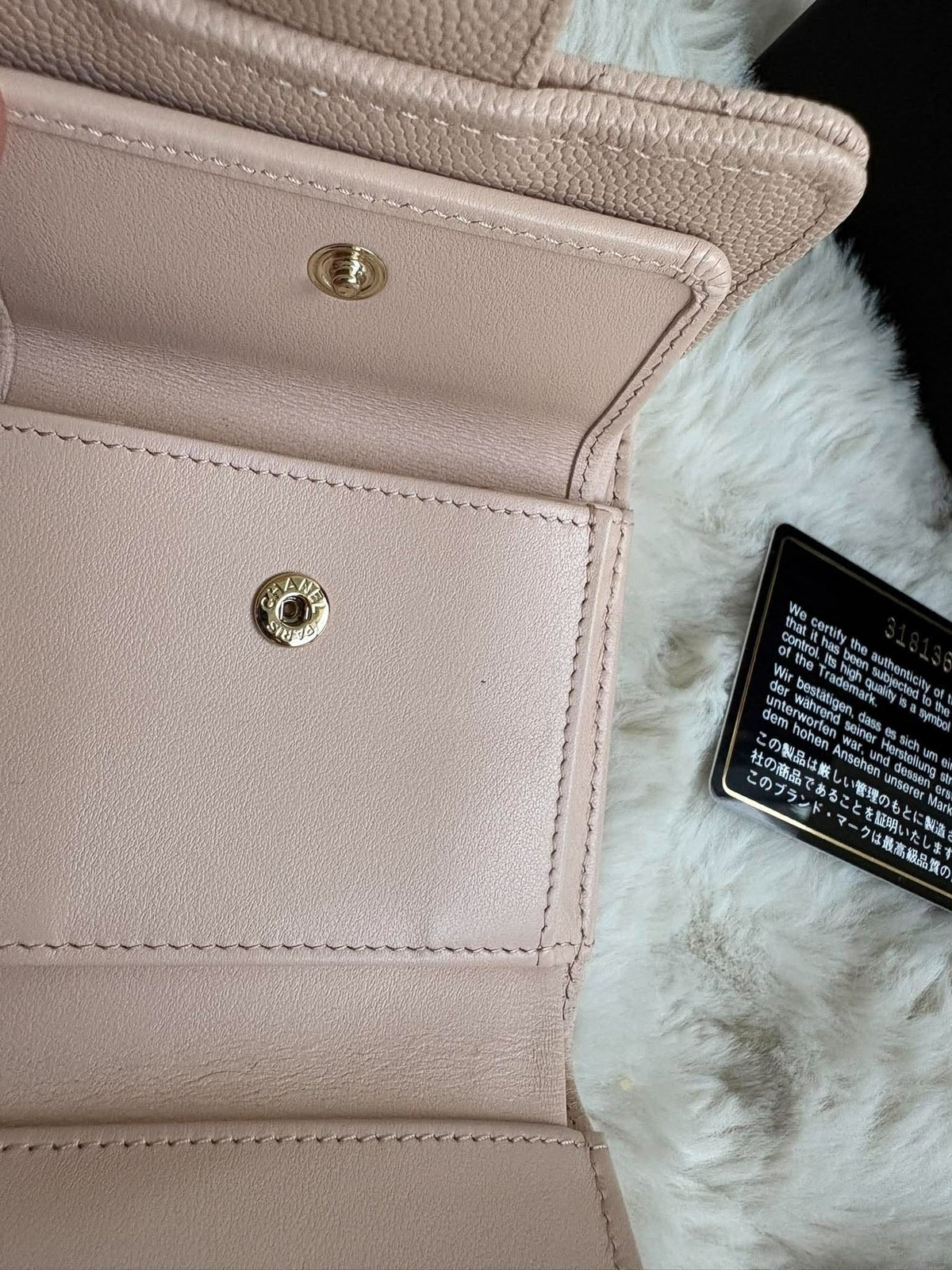 Chanel trifold waller caviar beige&nbsp; series 31813632 9/10