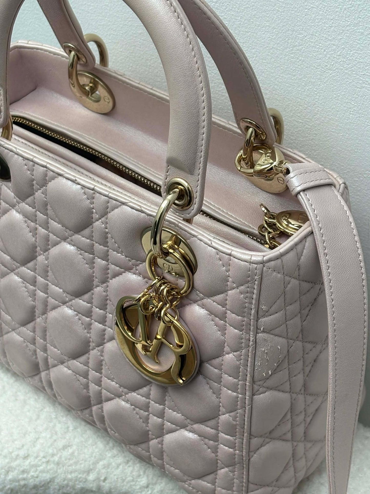 Lady dior medium iridescent pink 18-BO-1126