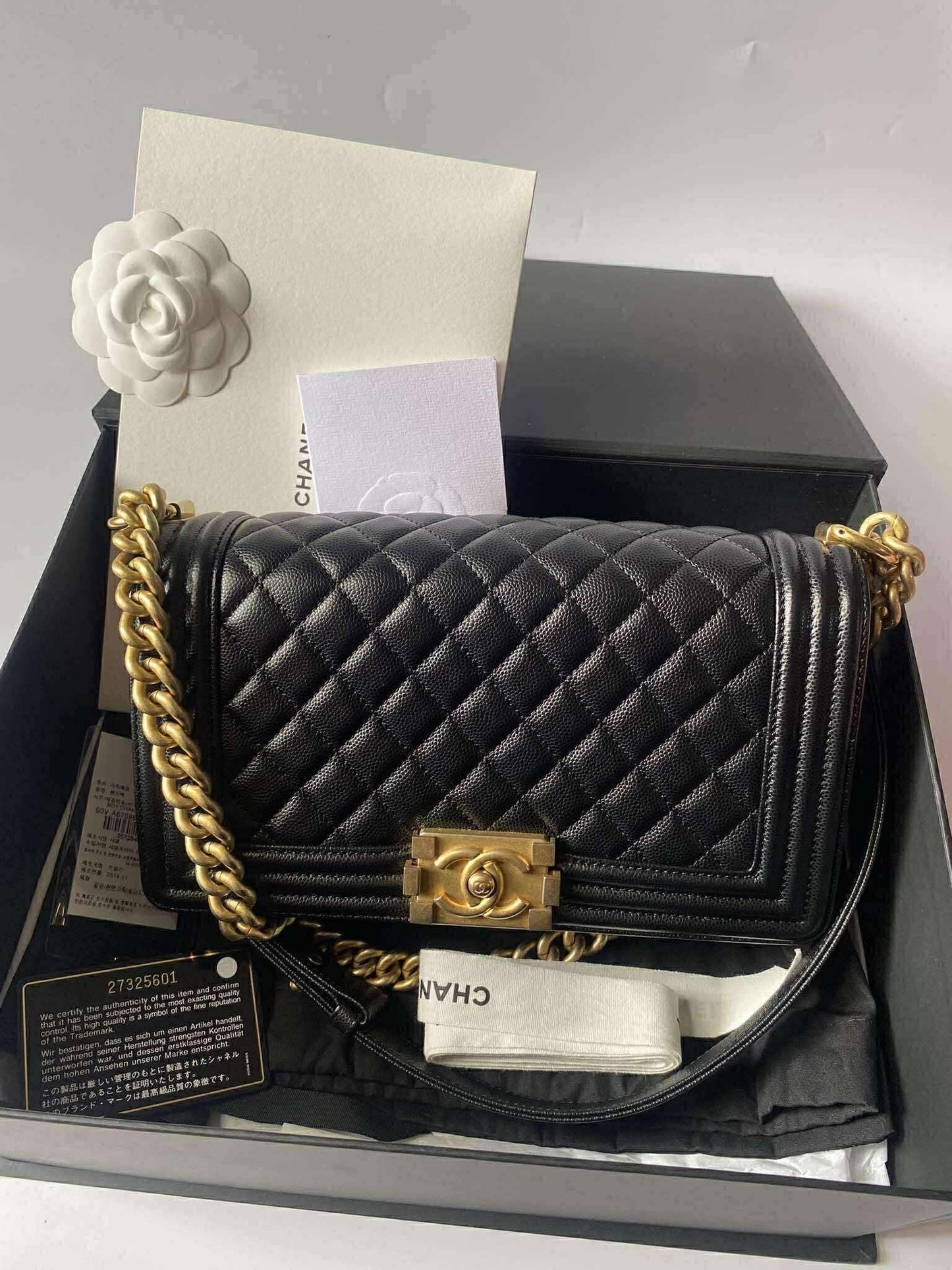 Chanel leboy new med black caviar ghw series 27325601 Rank A