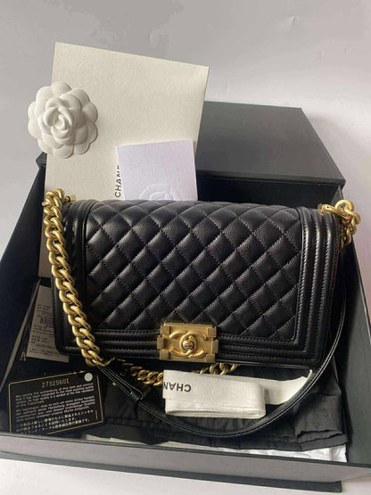 Chanel leboy new med black caviar ghw series 27325601 Rank A