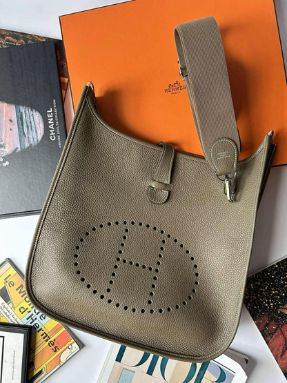Hermes Evelyn GM eutope phw stamp K brand new