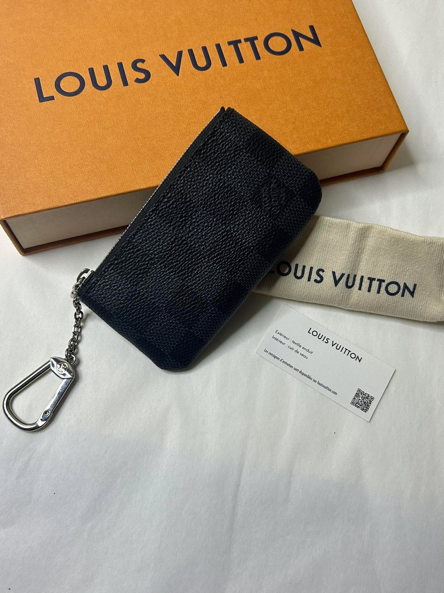 Louis Vuitton cless&nbsp;graphite micro brand new CT4262