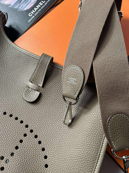 Hermes Evelyn GM eutope phw stamp K brand new