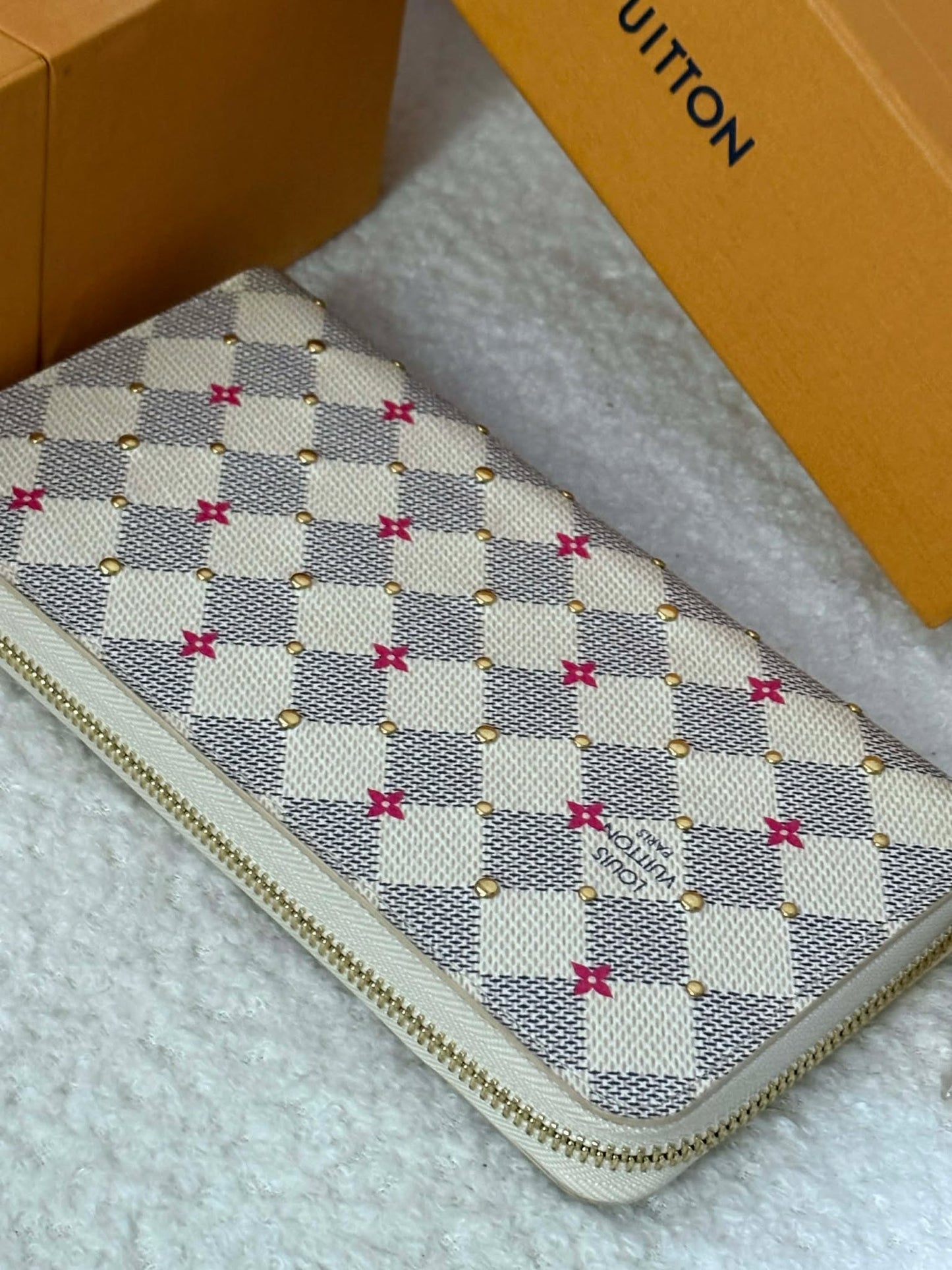 Louis Vuitton long azur limitted edition&nbsp;zippy Unused wallet micro brand new