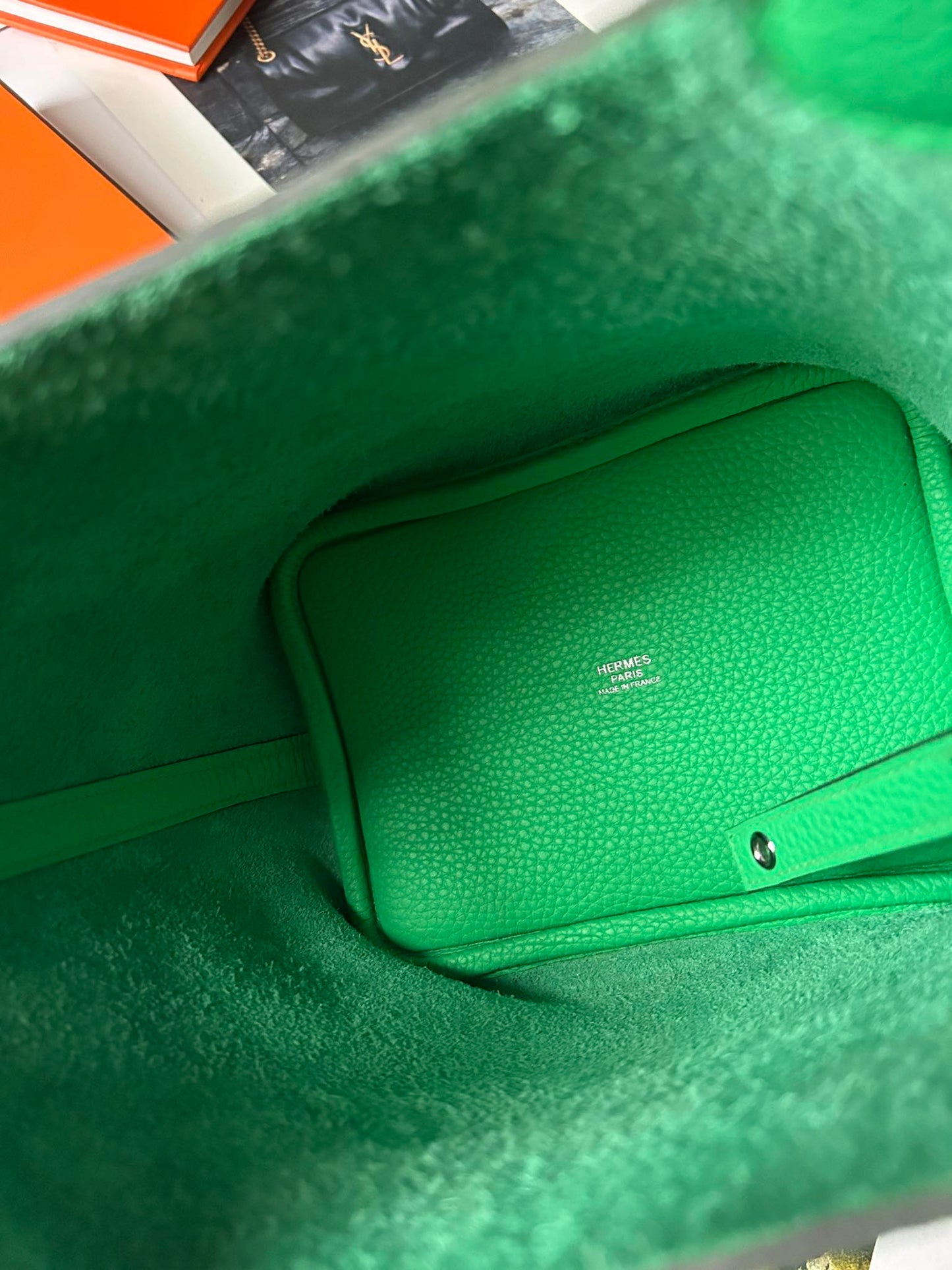 Picotin 18 green phw stamp B FM 006 PM brand new