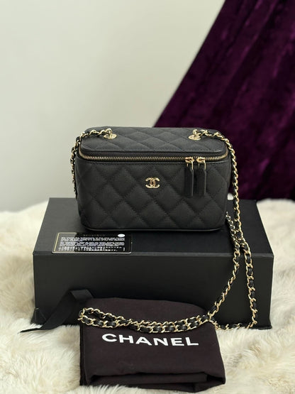 Chanel vanity caviar ghw series 9/10 excellent