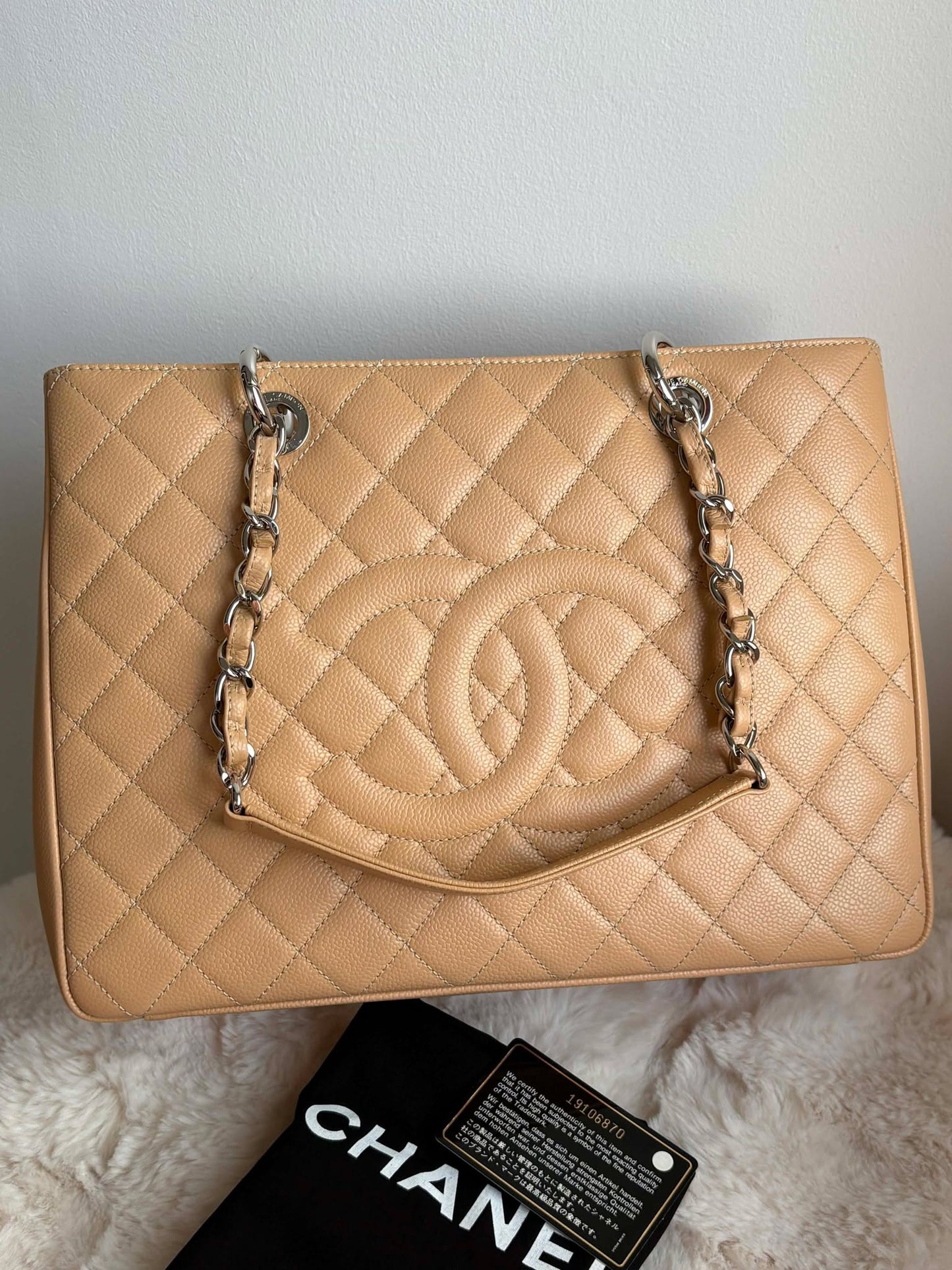 Chanel gst beige 19106870 rank A