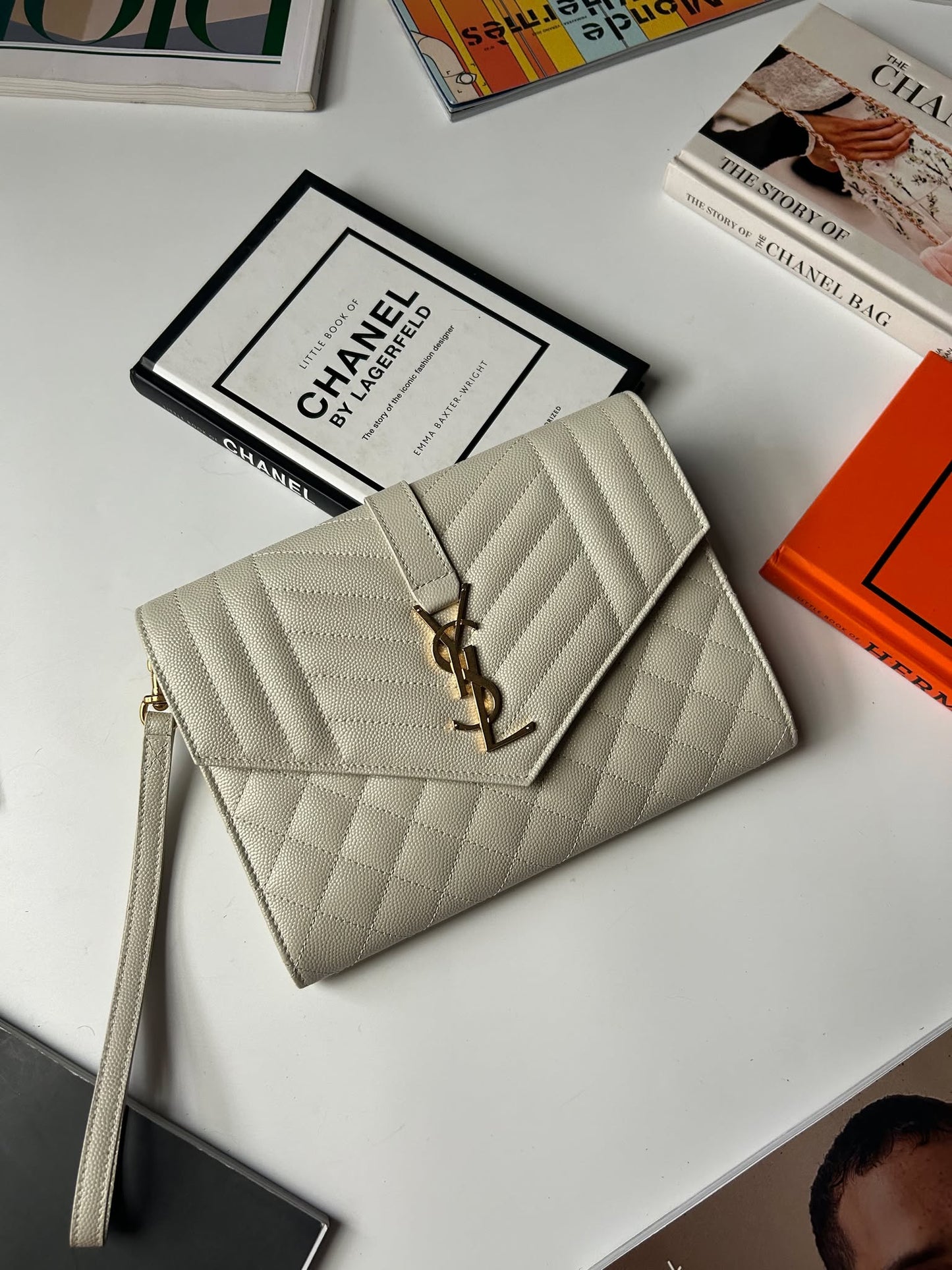 YSL white ghw clutch Brandnew