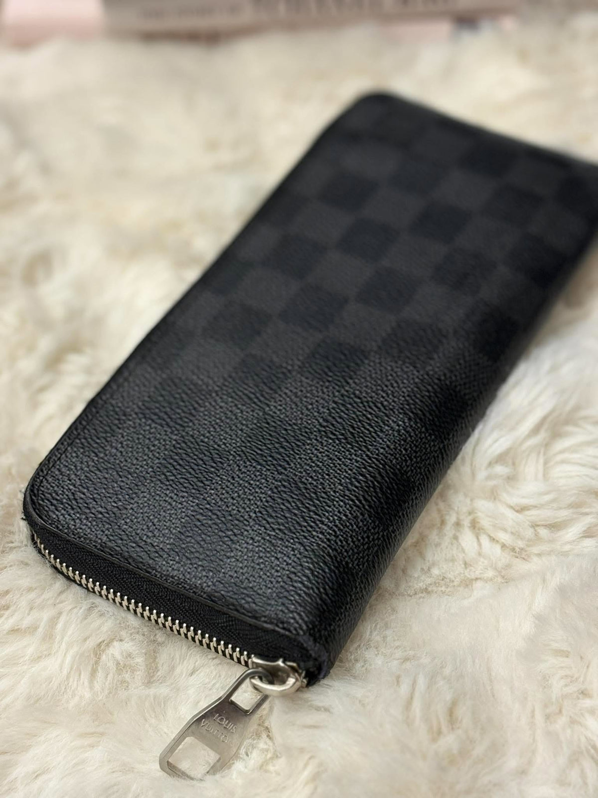 Louis Vuitton Damier Graphite Zippy Wallet LA2196 rank AB