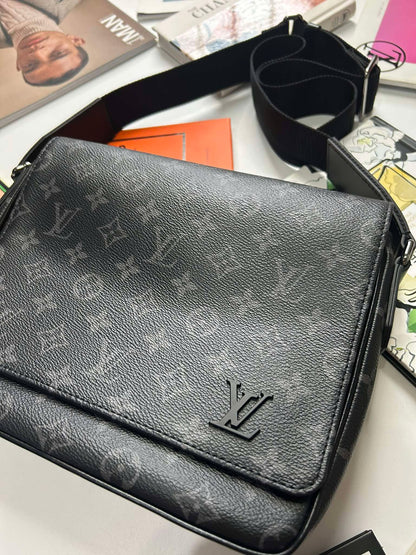 Louis Vuitton District&nbsp;pm eclipse micro Brandnew