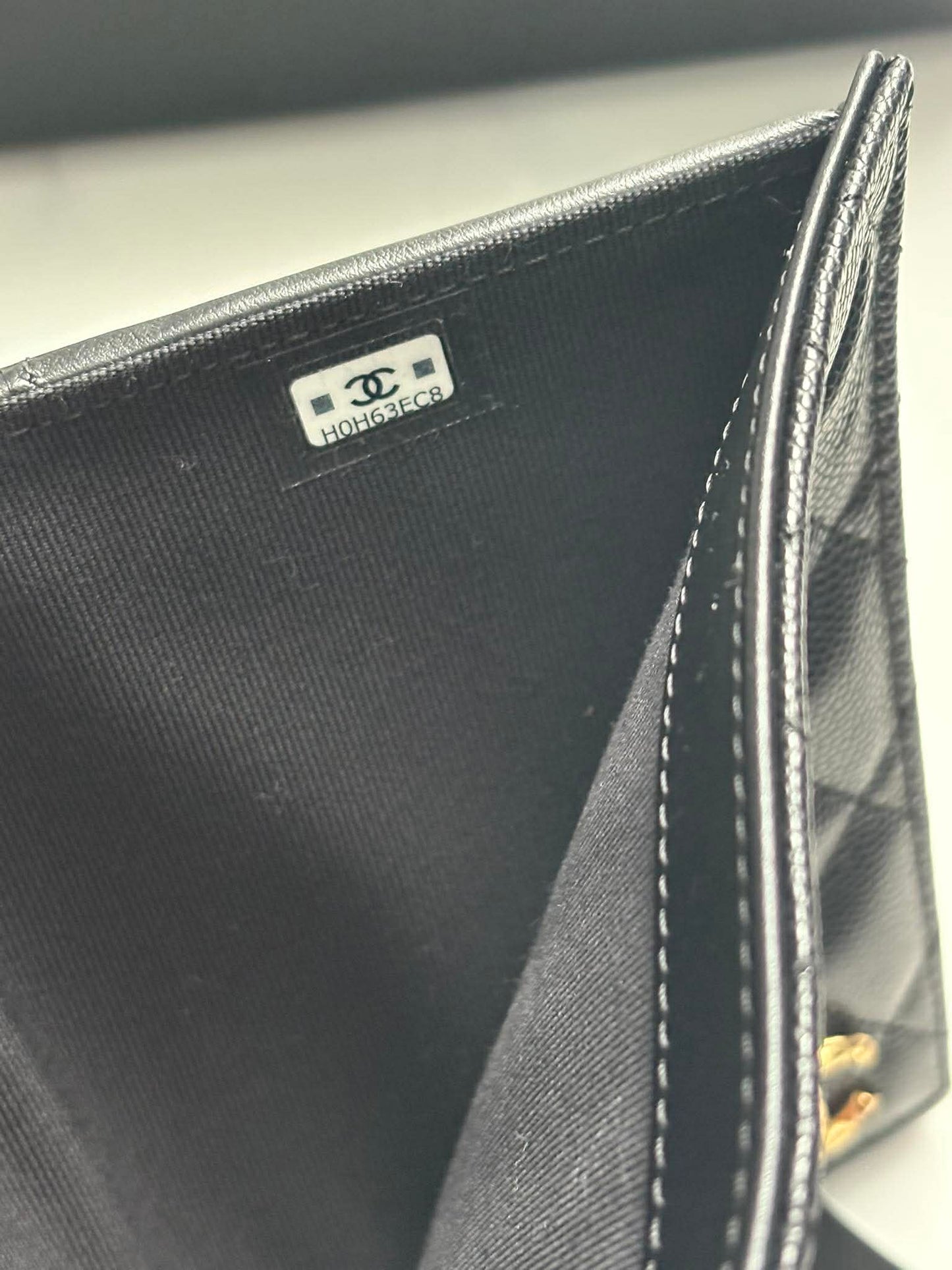 Chanel Passport holder big cc micro H0H63EC8
