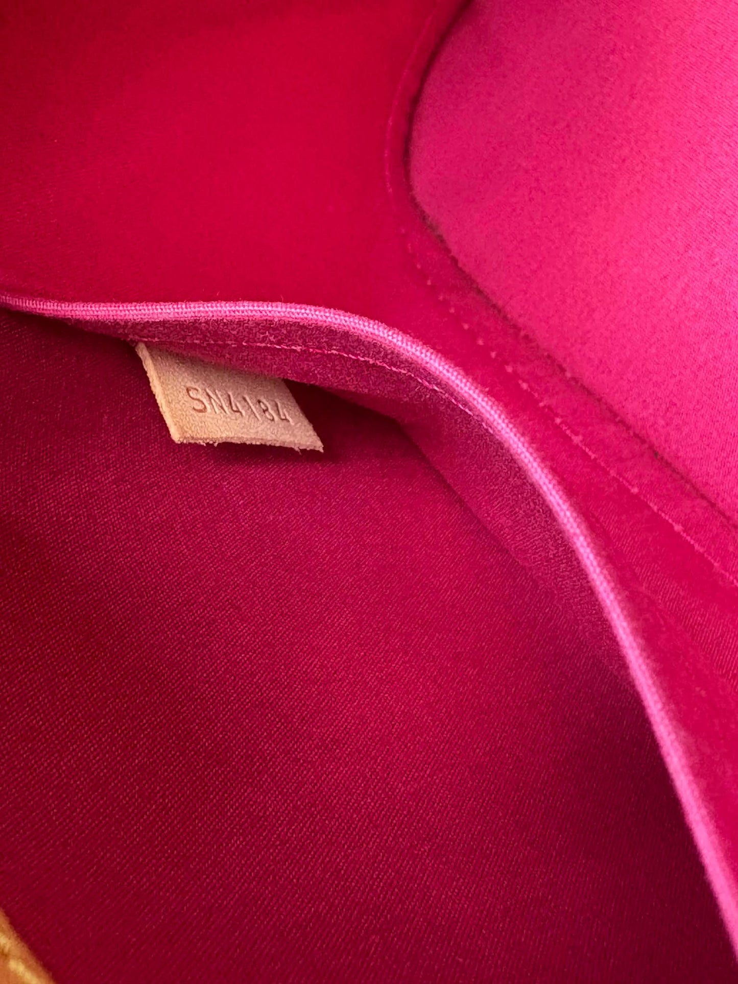 Louis Vuitton Alma bb impriente vernis red ghw M54180