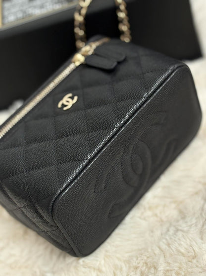 Chanel vanity caviar ghw series 9/10 excellent