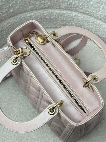 Lady dior medium iridescent pink 18-BO-1126