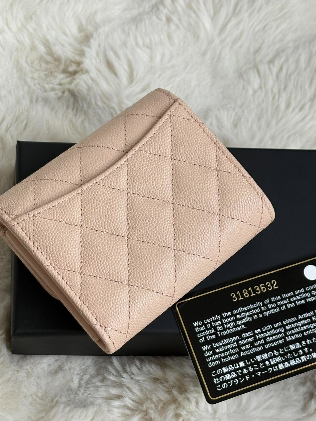 Chanel trifold waller caviar beige&nbsp; series 31813632 9/10