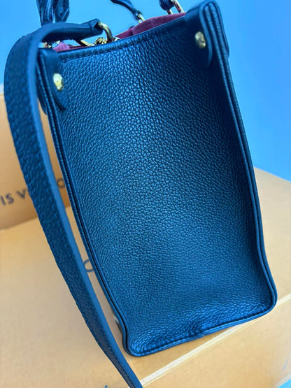 Louis Vuitton On the Go impriente pm Excellent Condition