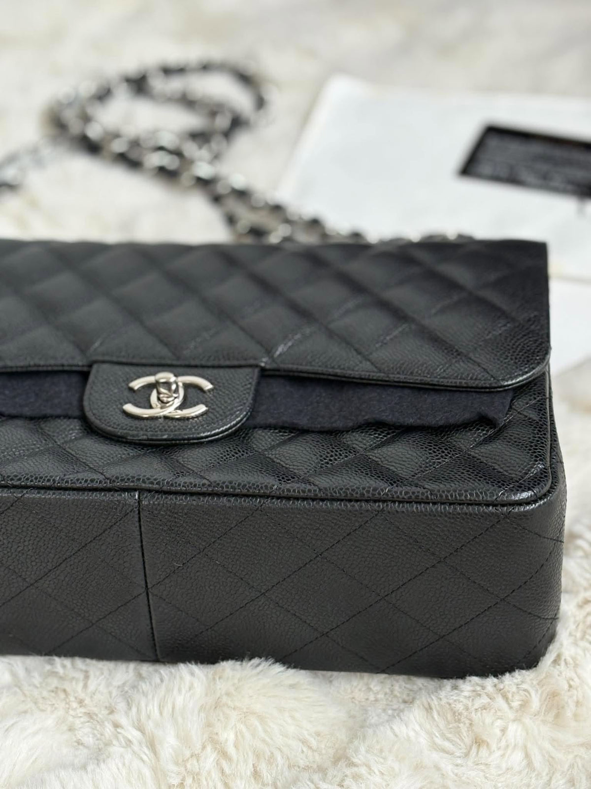 Chanel Jumbo Flap Black Caviar Shw series 19915806 9/10 Excellent Used