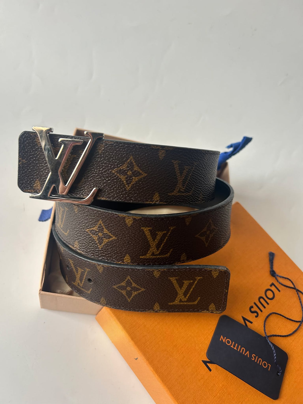 Louis vuitton Initiales mono shw size 85/34&nbsp;