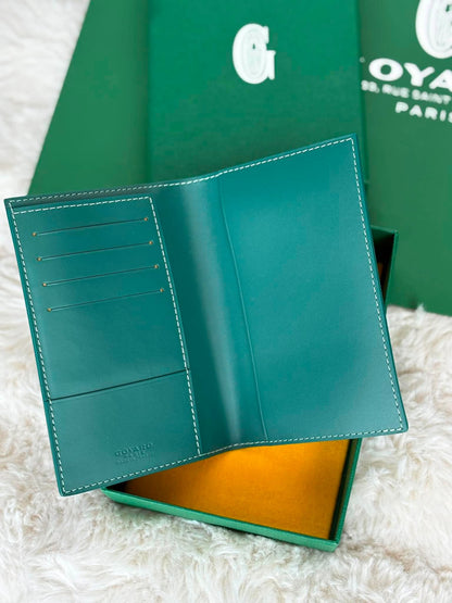Goyard Passport holder green BN