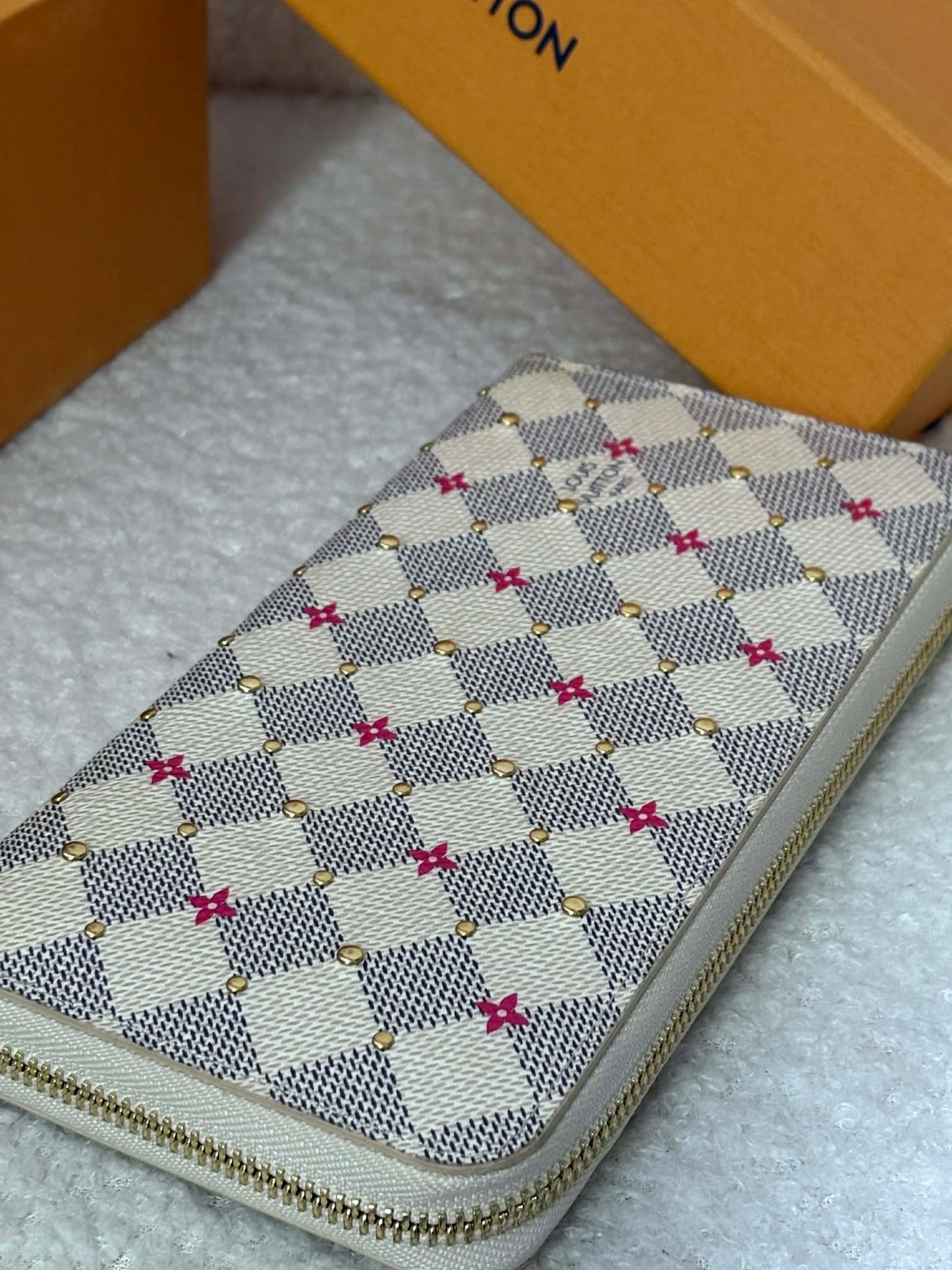 Louis Vuitton long azur limitted edition&nbsp;zippy Unused wallet micro brand new