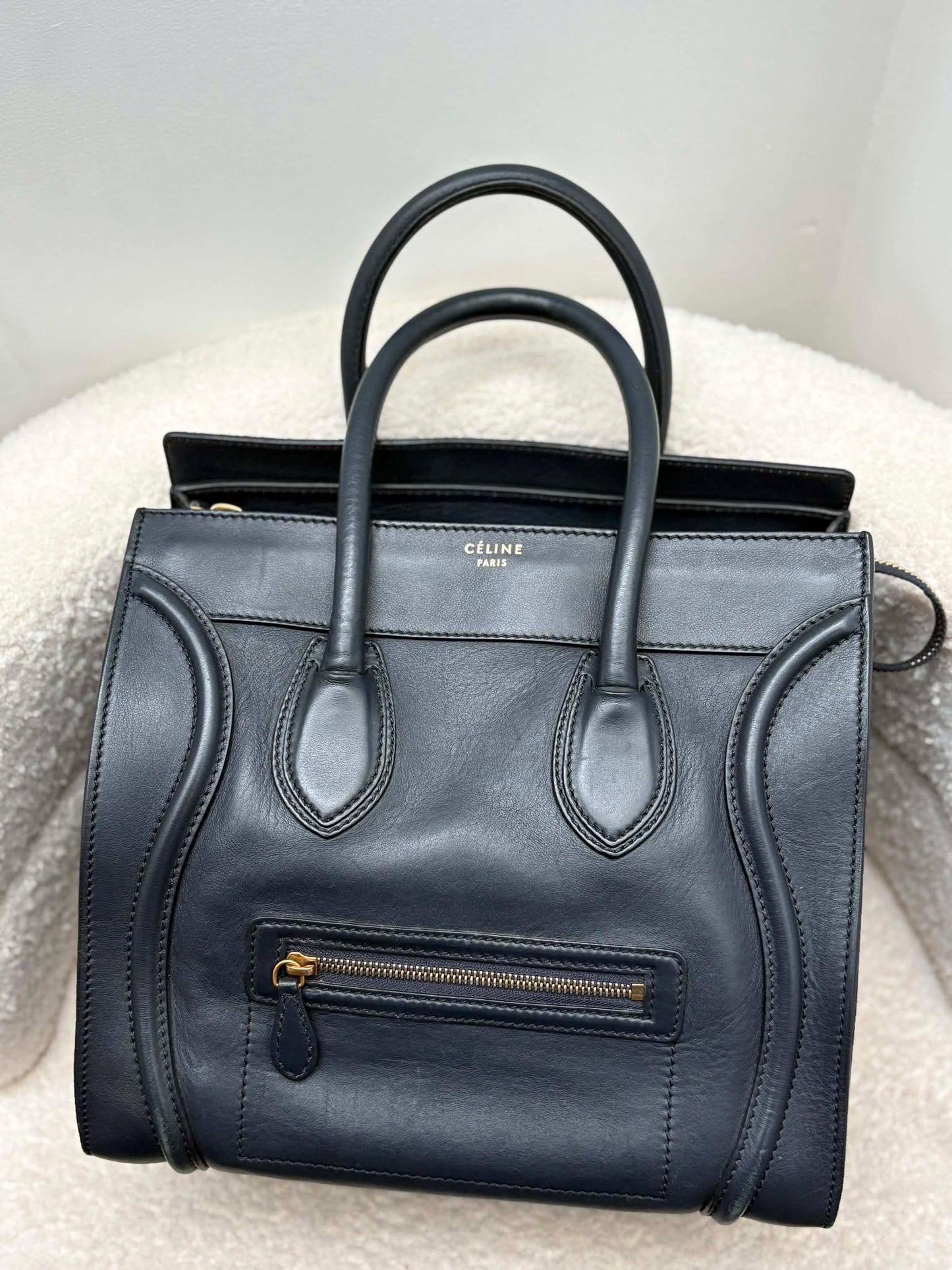 Celine luggage micro deep blue ghw Rank A