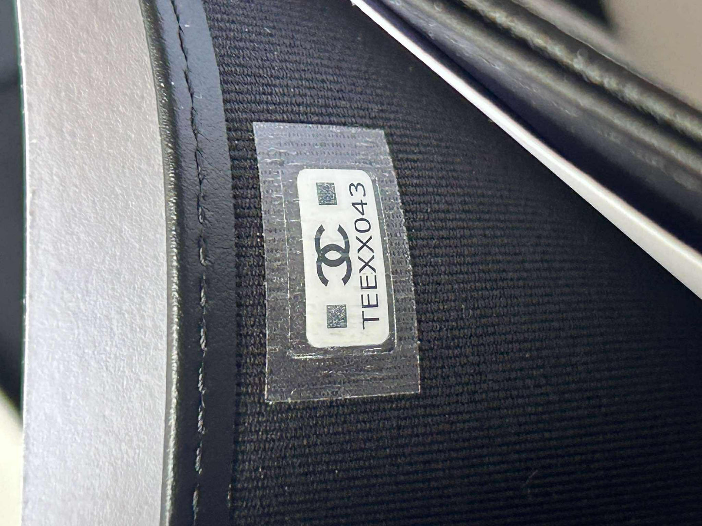 Chanel leboy bifold wallet ghw Brandnew