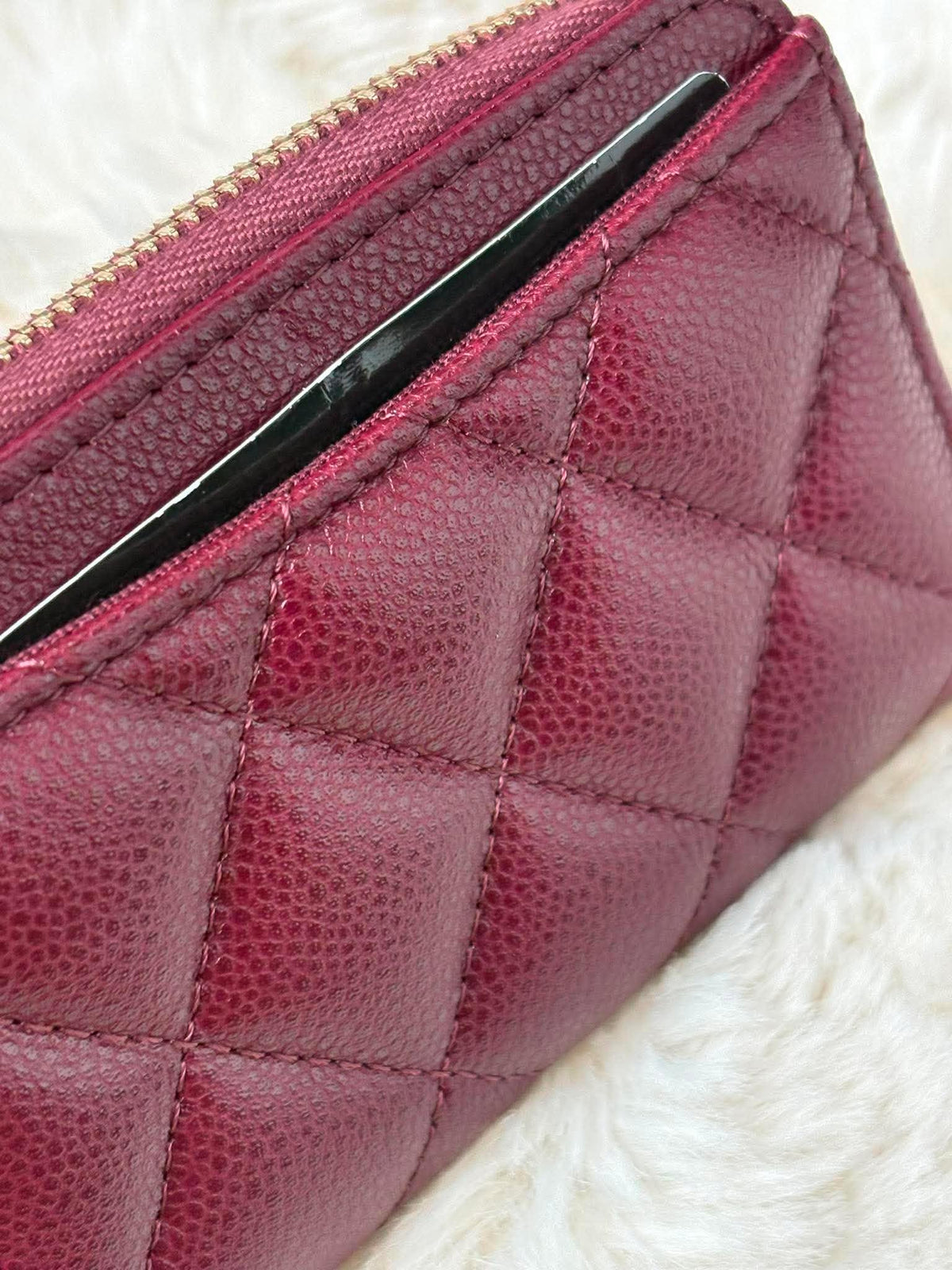 Chanel Compact zippy maroon chw caviar NU4U8156