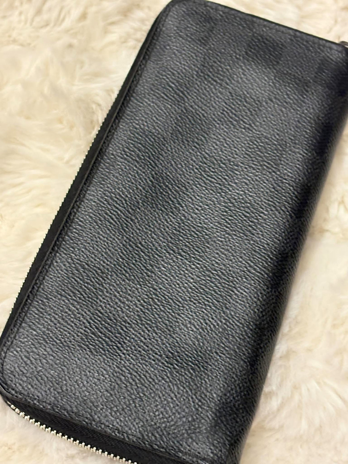 Louis Vuitton Damier Graphite Zippy Wallet LA2196 rank AB