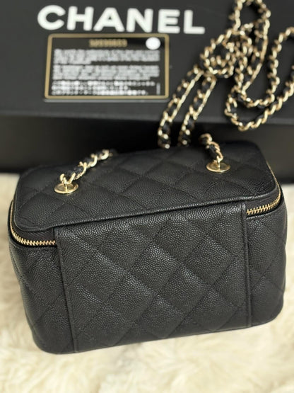 Chanel vanity caviar ghw series 9/10 excellent