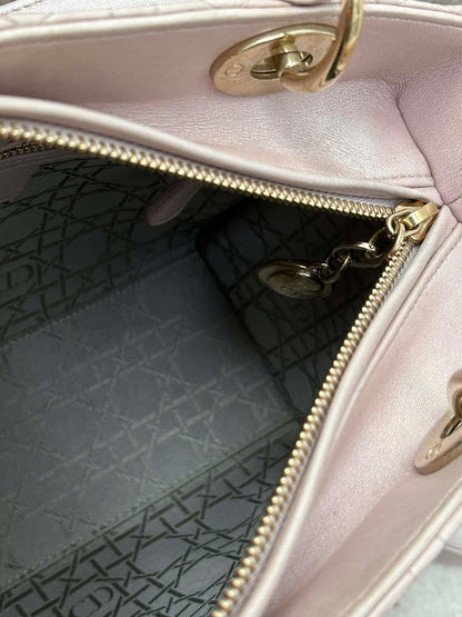 Lady dior medium iridescent pink 18-BO-1126