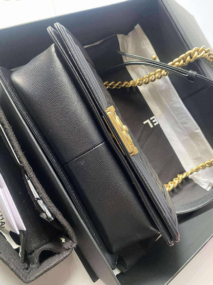 Chanel leboy new med black caviar ghw series 27325601 Rank A