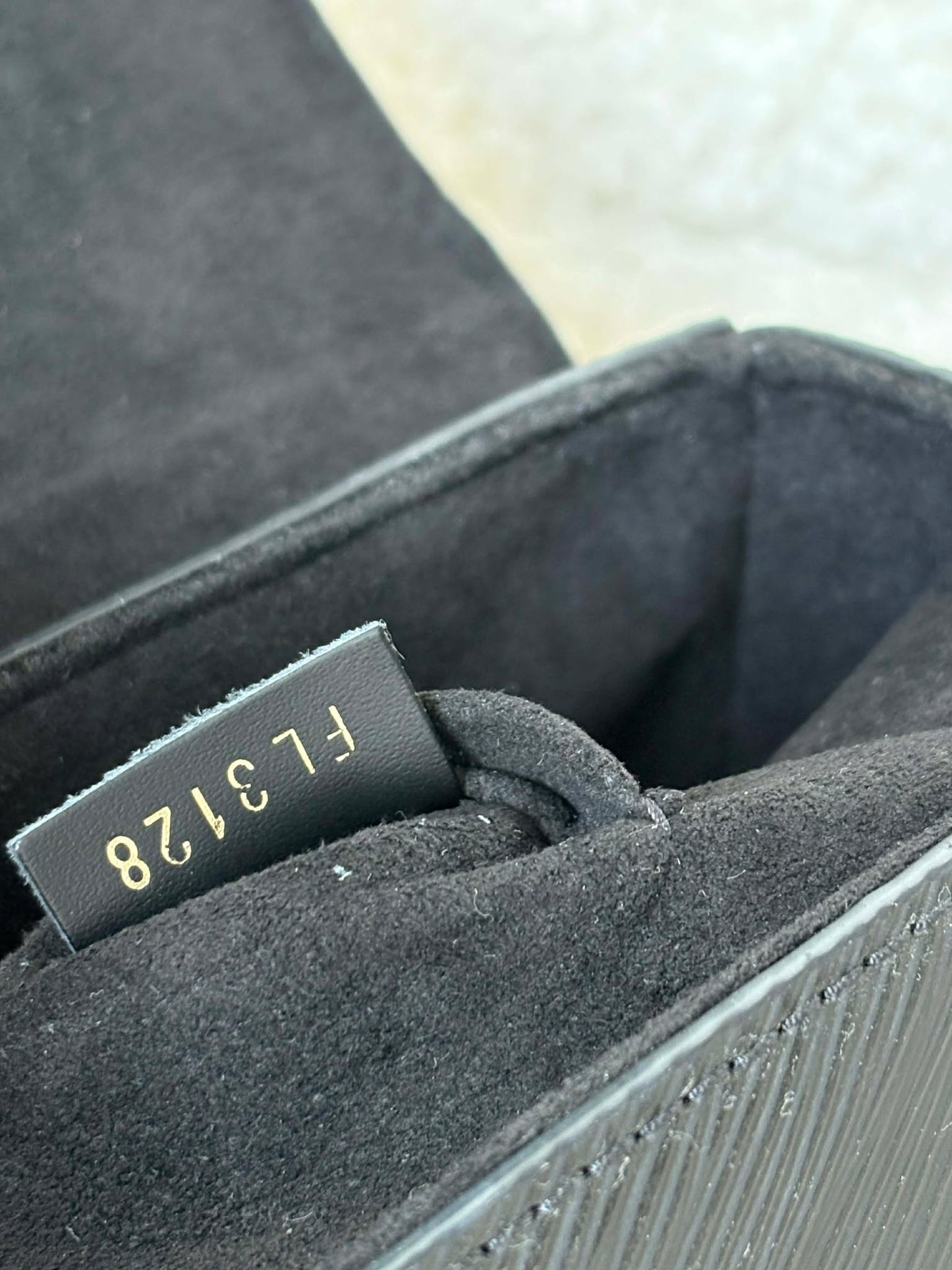 Louis Vuitton&  Twist black epi leather ghw FL3128 Preloved
