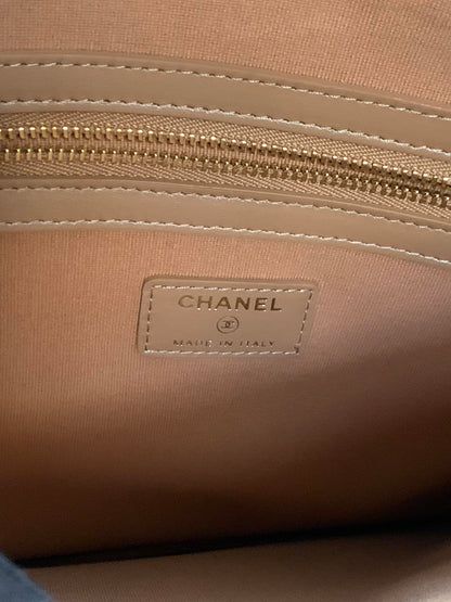 Chanel Ocase Medium Iridiscent