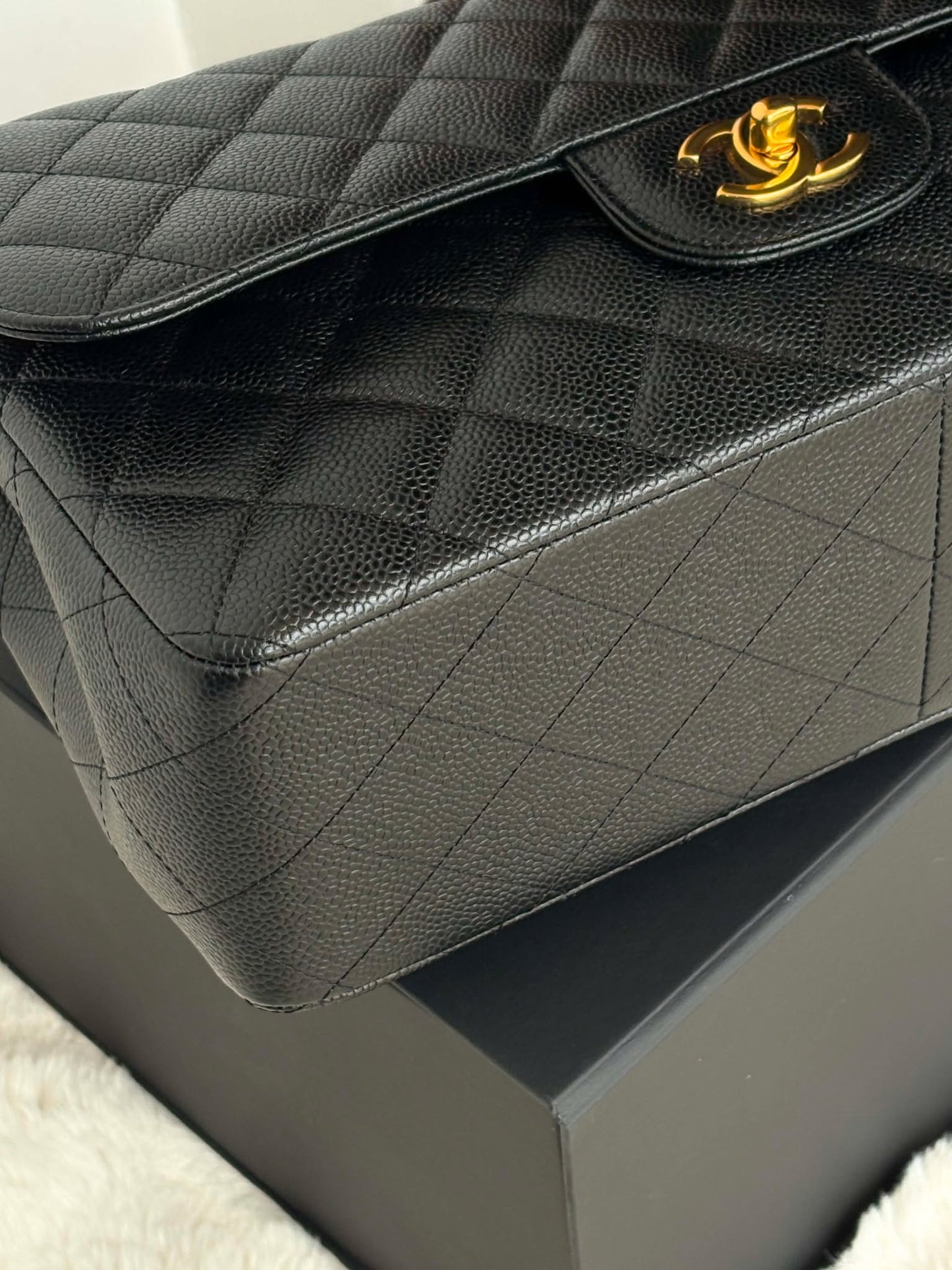 Chanel Large flap black caviar series 30424488 Rank SA
