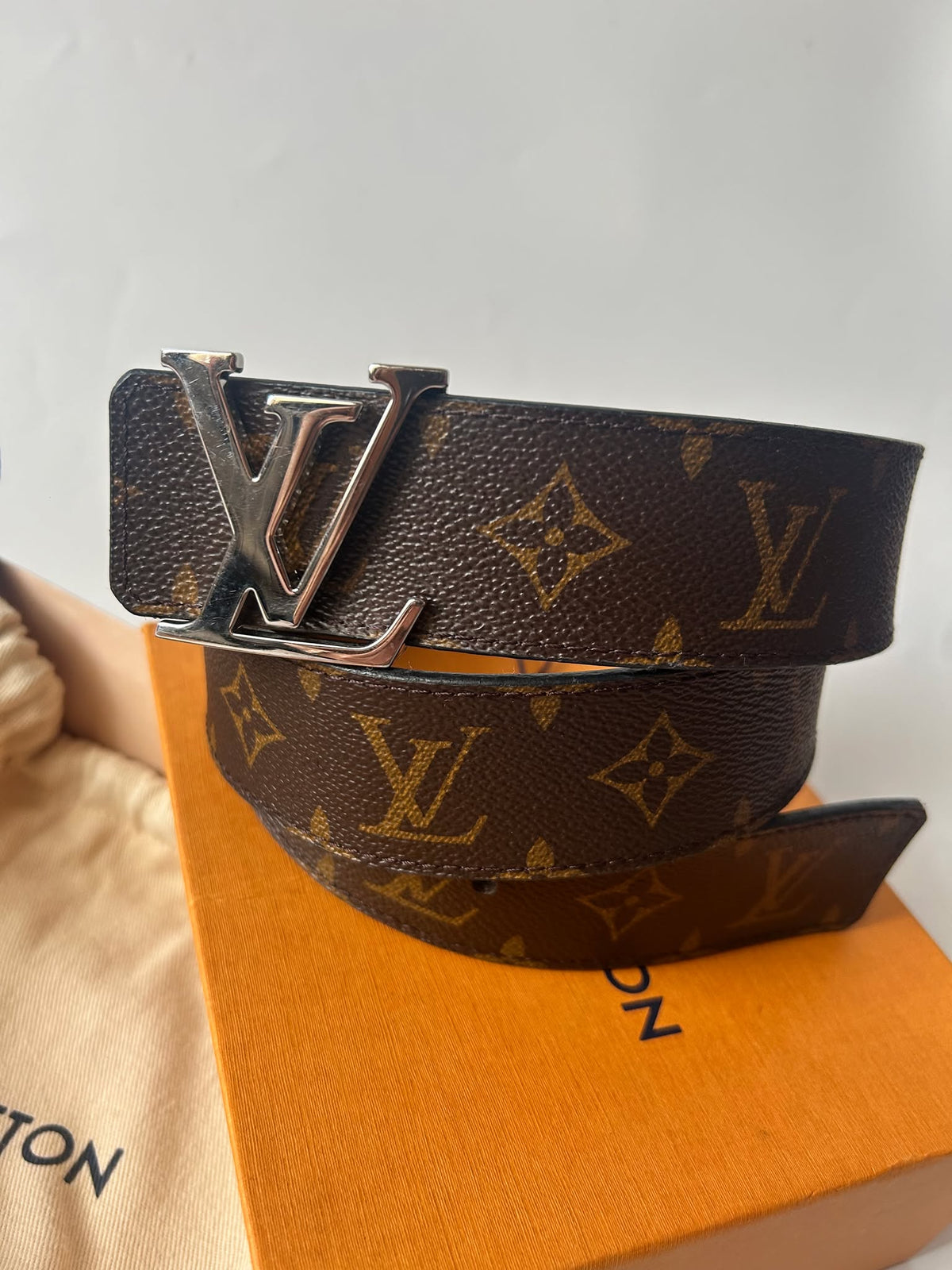 Louis vuitton Initiales mono shw size 85/34&nbsp;