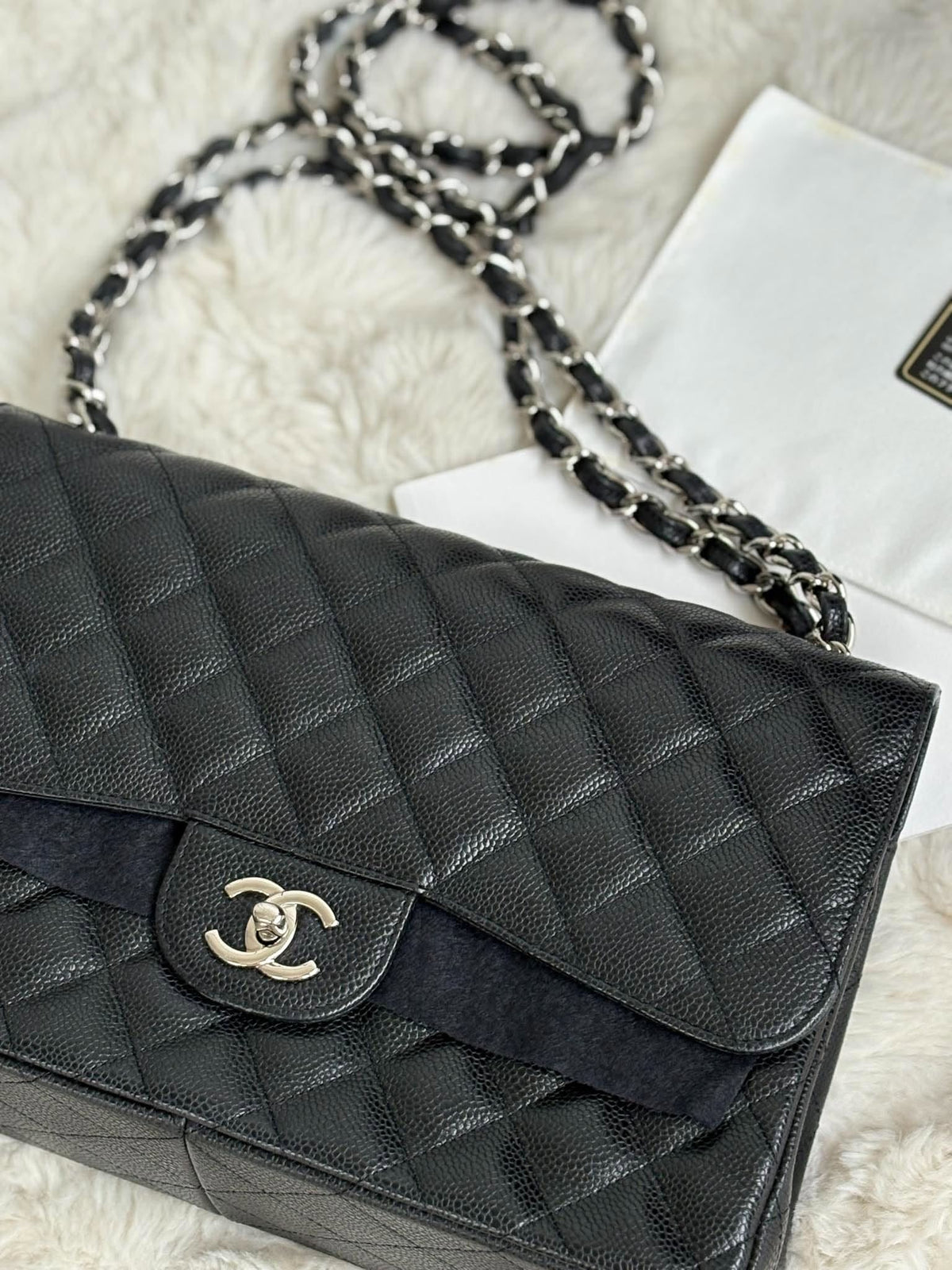 Chanel Jumbo Flap Black Caviar Shw series 19915806 9/10 Excellent Used